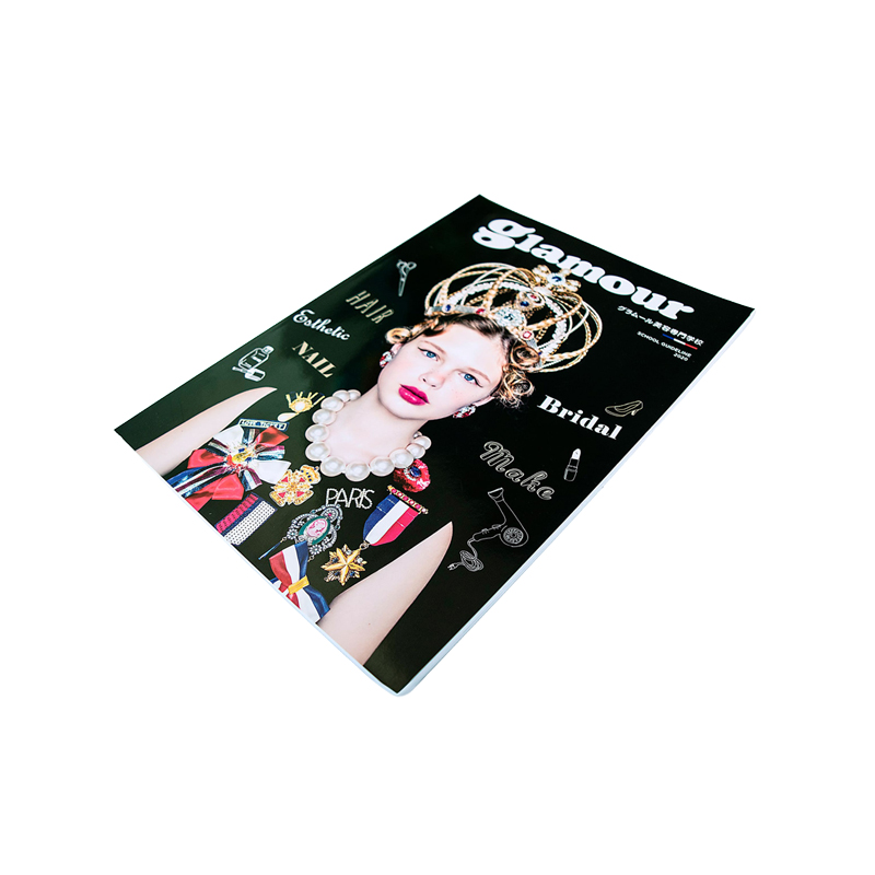 専門学校の学校案内デザイン