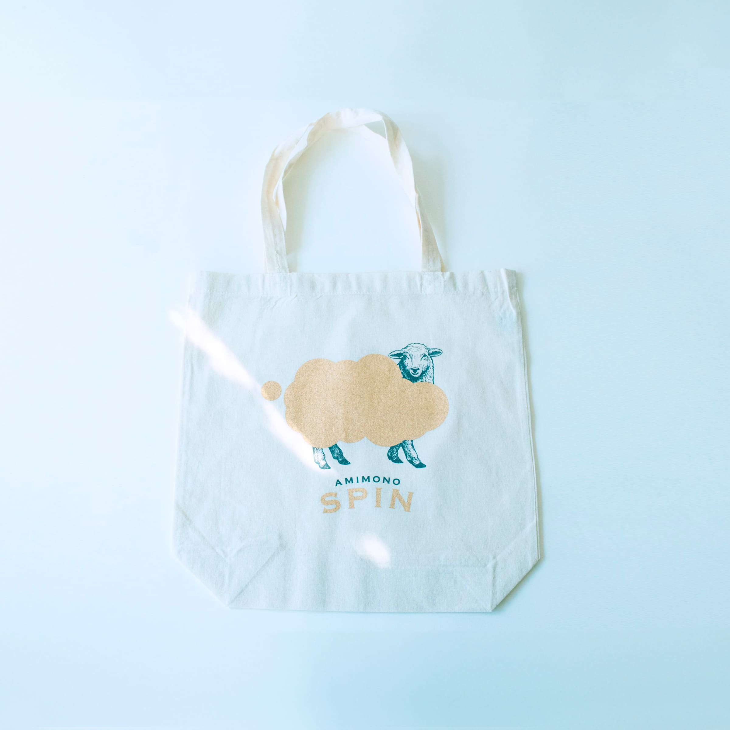 毛糸屋さんのトートバッグ